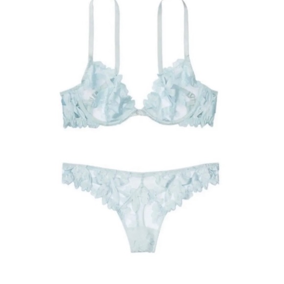 Victoria's Secret Light Blue Lace Lingerie Set - Picture 4 of 13